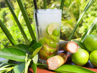 Caipirinha mit Zuckerrohr