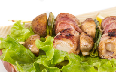 Bacon wrapped grilled Scallops with mushrooms and bacon