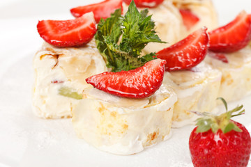 Sweet rolls with strawberry