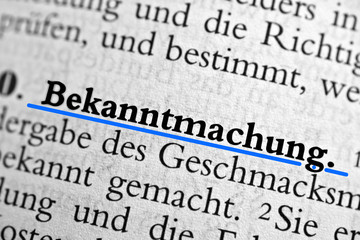 Bekanntmachung - Text blau unterstrichen