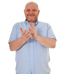 Charismatischer Mann klatscht in die Hände