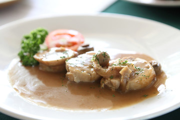 Vol au vent stuffed with chicken and creamy sauce