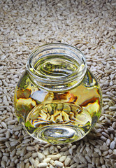 Oil from sunflower seeds