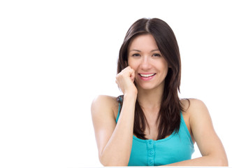 Naklejka premium cheerful woman talking on the phone and smiling