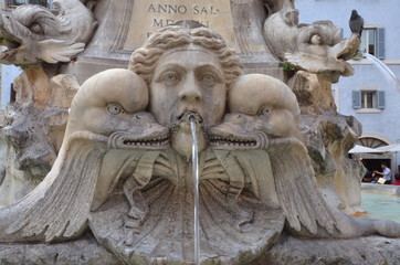 Particolare della Fontana di Piazza della Rotonda, Roma