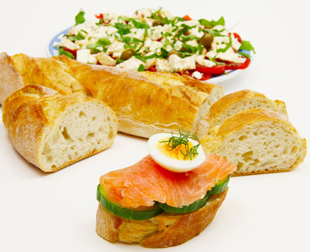 R&auml;ucherlachs und Baguette