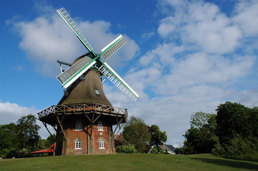 Windmühle,Wolken, Midlum