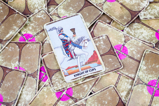 Knight of Cups, Tarot card, Major Arcana (2)