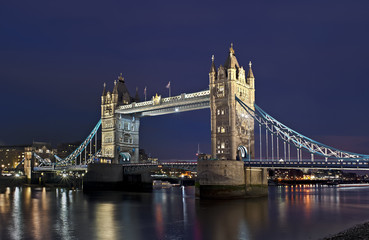 Fototapeta na wymiar Tower Bridge z London UK