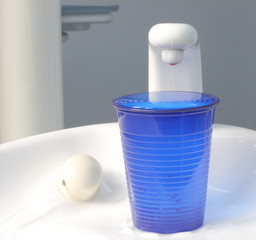 Bicchiere pieno, studio dentistico