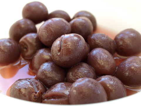eingemachte Kirschen mit Saft