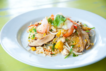 Stir-fried noodles and vegetables : delicious food