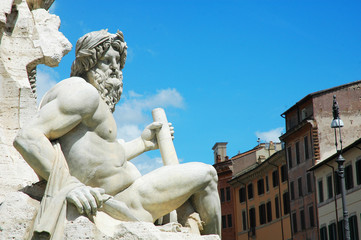 Tritone della fontana dei quattro fiumi in Piazza Navona, Italia