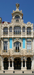 Fototapeta na wymiar Secesyjny budynek w Aveiro, Portugalia