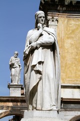verona - statua di dante