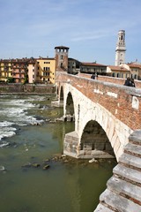 Naklejka premium verona - ponte pietra