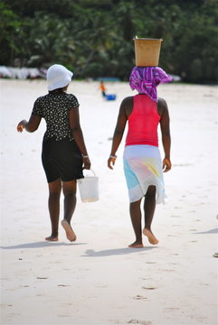 Women at work on the beach - Africa - Madagascar - Nosy Iranja