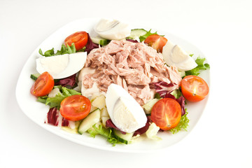 salad with tuna