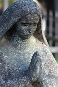 Statue Of Women On Tomb