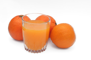 bicchiere di succo d'arancia_sfondo bianco