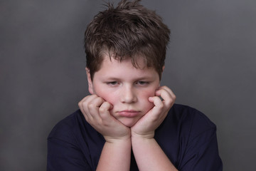 Trauriger Junge