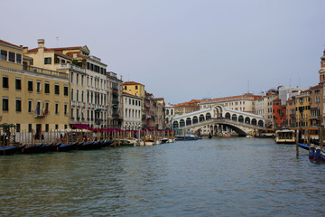 Fototapeta na wymiar Venice Canal and Rialto Bridge