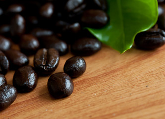 Roasted coffee beans .