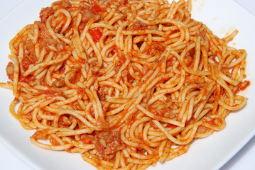 SPAGUETTIS CON TOMATE. PLATOS COCINADOS