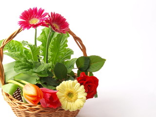 BASKET FLOWERS - KWIATOWY KOSZYK © adamraga