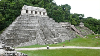 Fototapeta na wymiar Świątynia Inskrypcji, Palenque ruiny, Chiapas, Meksyk