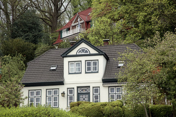 Fototapeta na wymiar Haus in Blankenese,Hamburg