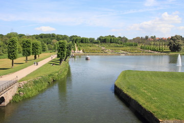 Fototapeta na wymiar lake and garden of Frederiksborg Castle, Denmark