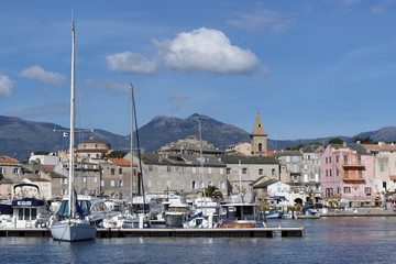 Fototapeta na wymiar corse, port de Saint Florent