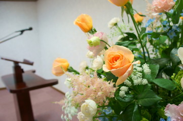 花束とマイク