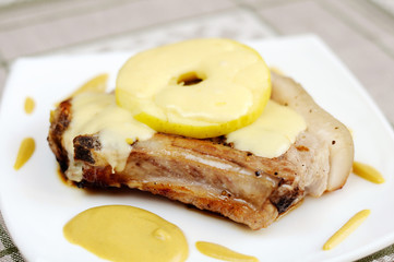 Beef steak with apple and cheese