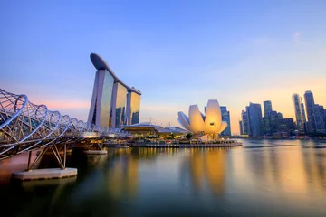 Fotobehang Helix Bridge Skyline van Singapore