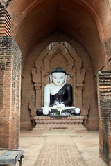 Buddha's statue inside Bagan temple