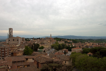 Fototapeta na wymiar Panoramiczny widok miasta Perugia