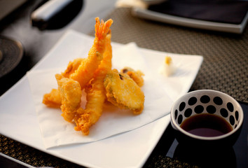 tempura krewetki ciasto królewskie smażone olej ryba morze - obrazy, fototapety, plakaty