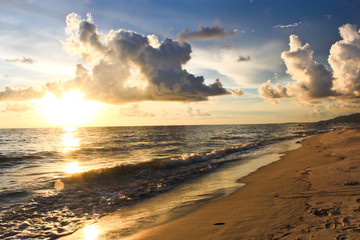 Obraz premium sunset on the beach.