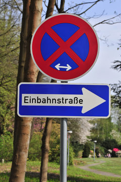 Schild Einbahnstra&szlig;e