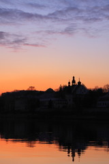 Fototapeta na wymiar Klasztor o zachodzie słońca