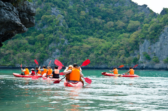 Fototapeta traveler kayaking