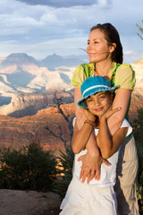 mère et fille au Grand Canyon