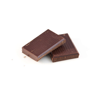 Tavoletta di cioccolato su fondo bianco