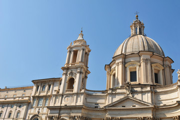 Fototapeta na wymiar Old architecture in Rome, Italy