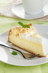 Gebackener Käsekuchen mit Baiserhaube