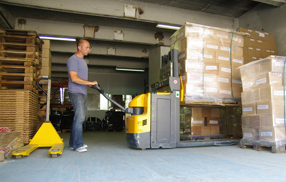 transport logistique - magasinier