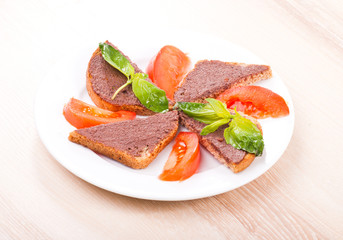 Crostinis with olive tapenade