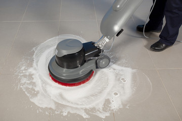 cleaning floor with machine - 41215272